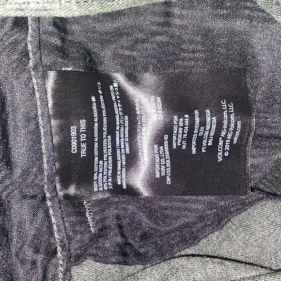 Volcom Boys Shorts - Picture 7 of 7